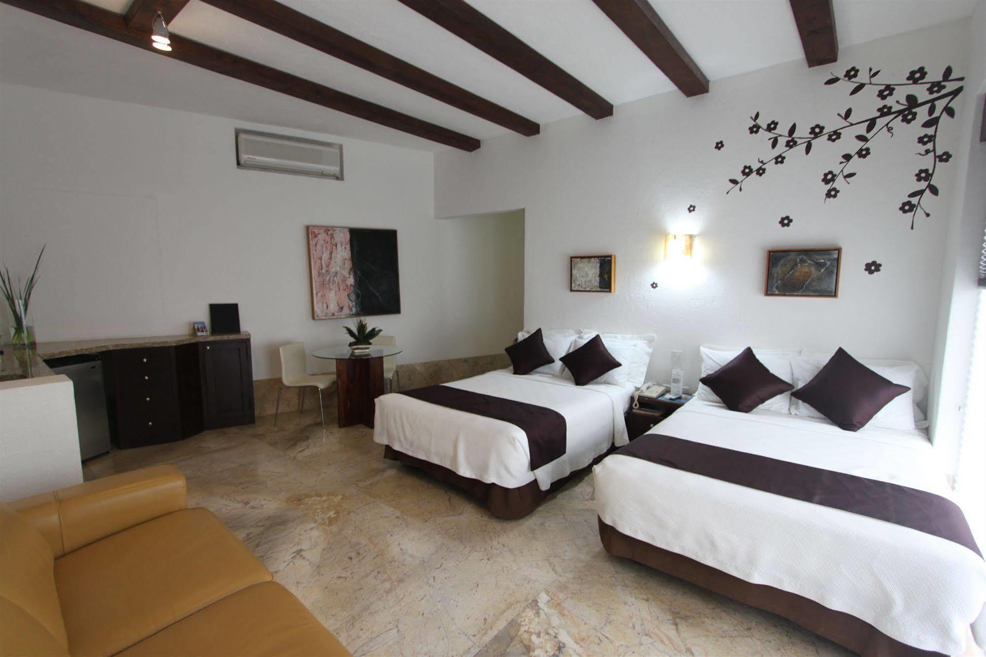 Hotel & Spa Dona Urraca Сан Мигел де Аленде Екстериор снимка